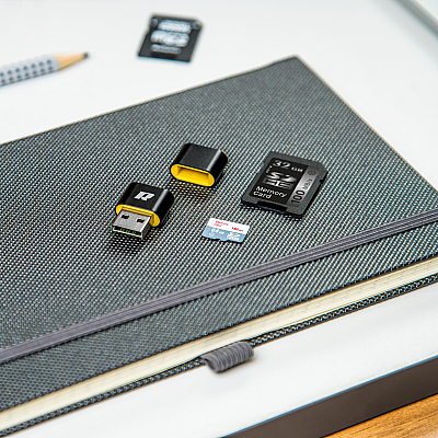 Μίνι συσκευή ανάγνωσης καρτών microSD r60 REBEL