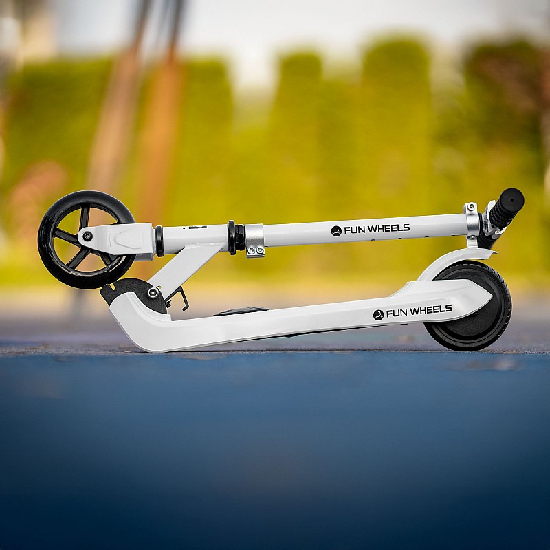Ηλεκτρικό σκούτερ FUN WHEELS BLACK για παιδιά Ηλεκτρικό σκούτερ FUN WHEELS BLACK για παιδιά