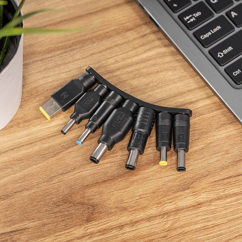 Τροφοδοτικό γενικής χρήσης Kruger&Matz 45W με λειτουργία Power Delivery, 7 ακροδέκτες