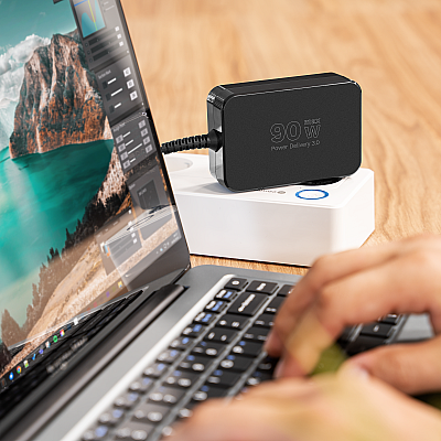 Τροφοδοτικό γενικής χρήσης Kruger&Matz 90W με λειτουργία Power Delivery, 7 ακροδέκτες